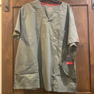 34A) Dickies Scrub Men’s Sz. 2X Everyday Scrub Top Grey NWT